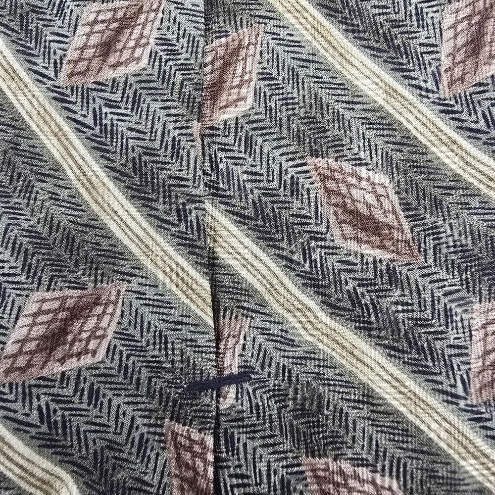 Mens Necktie Haggar clothing co. Tan and Brown, Size Is 56in x 4in Vintage